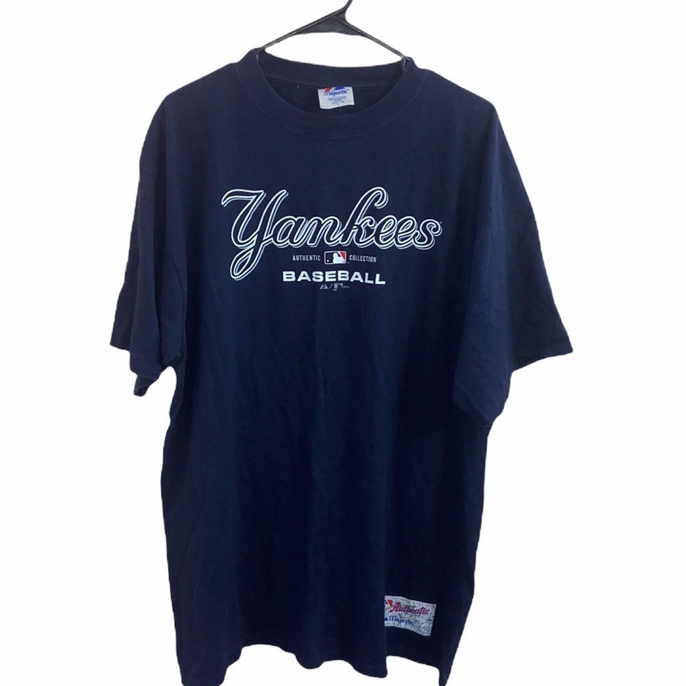 Majestic New York Yankees T shirt Size Large